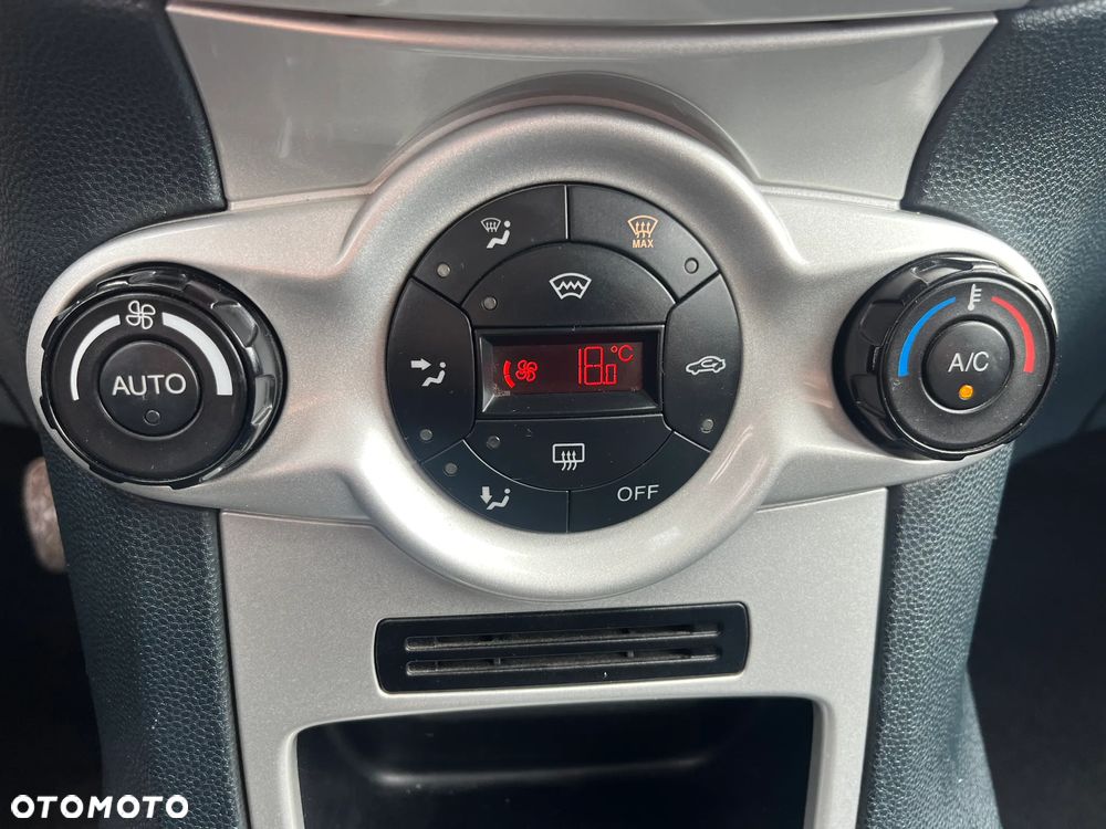 Ford Fiesta ver-1-6-tdci-titanium-x - 32