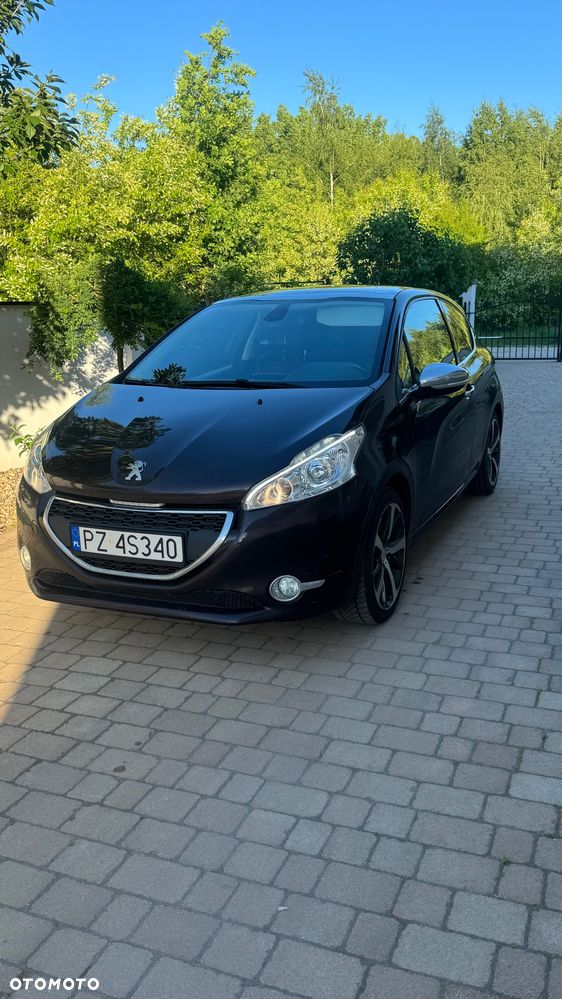 Peugeot 208 - 1