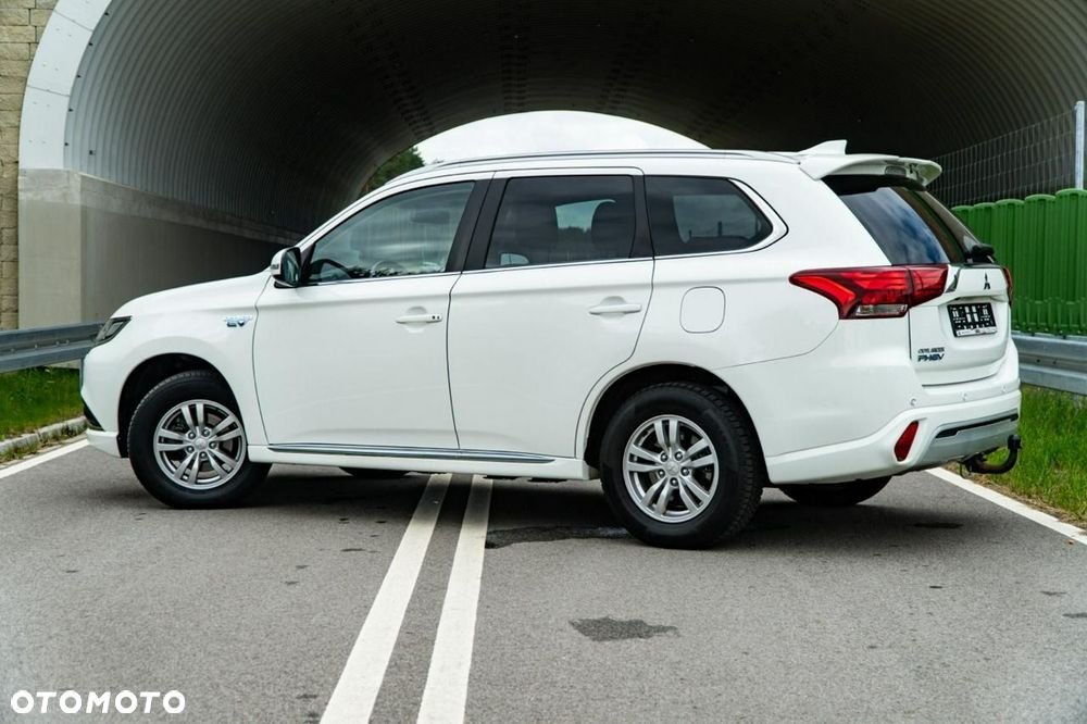 Mitsubishi Outlander 2.4 4WD Plus - 12