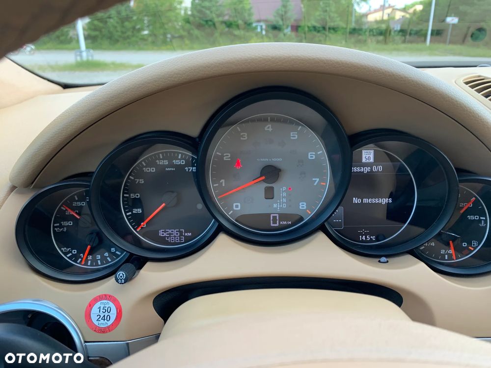 Porsche Cayenne - 8
