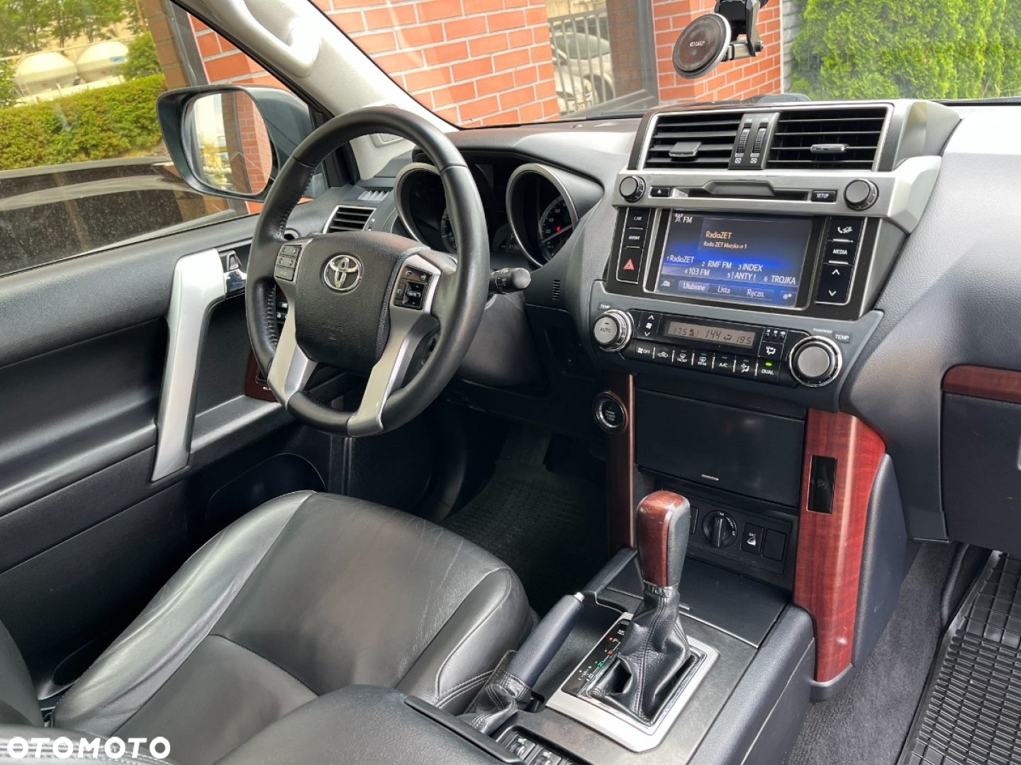 Toyota Land Cruiser - 6