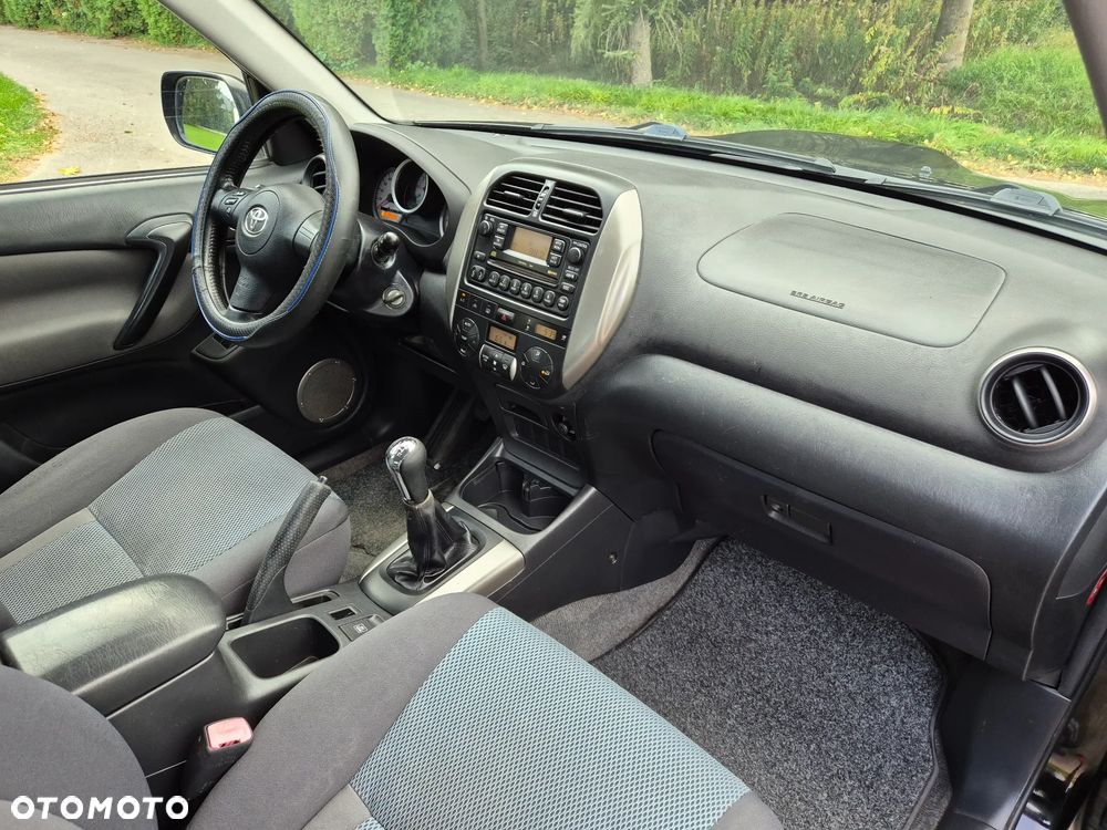 Toyota RAV4 D-4D 4x4 Sol - 17