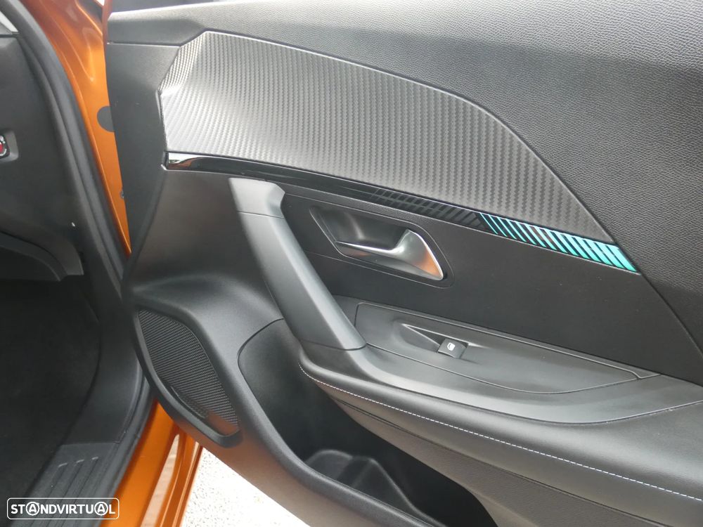 Peugeot 2008 1.2 PureTech Allure Pack - 11