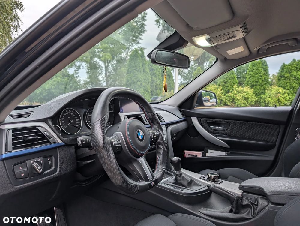 BMW Seria 3 320i - 9