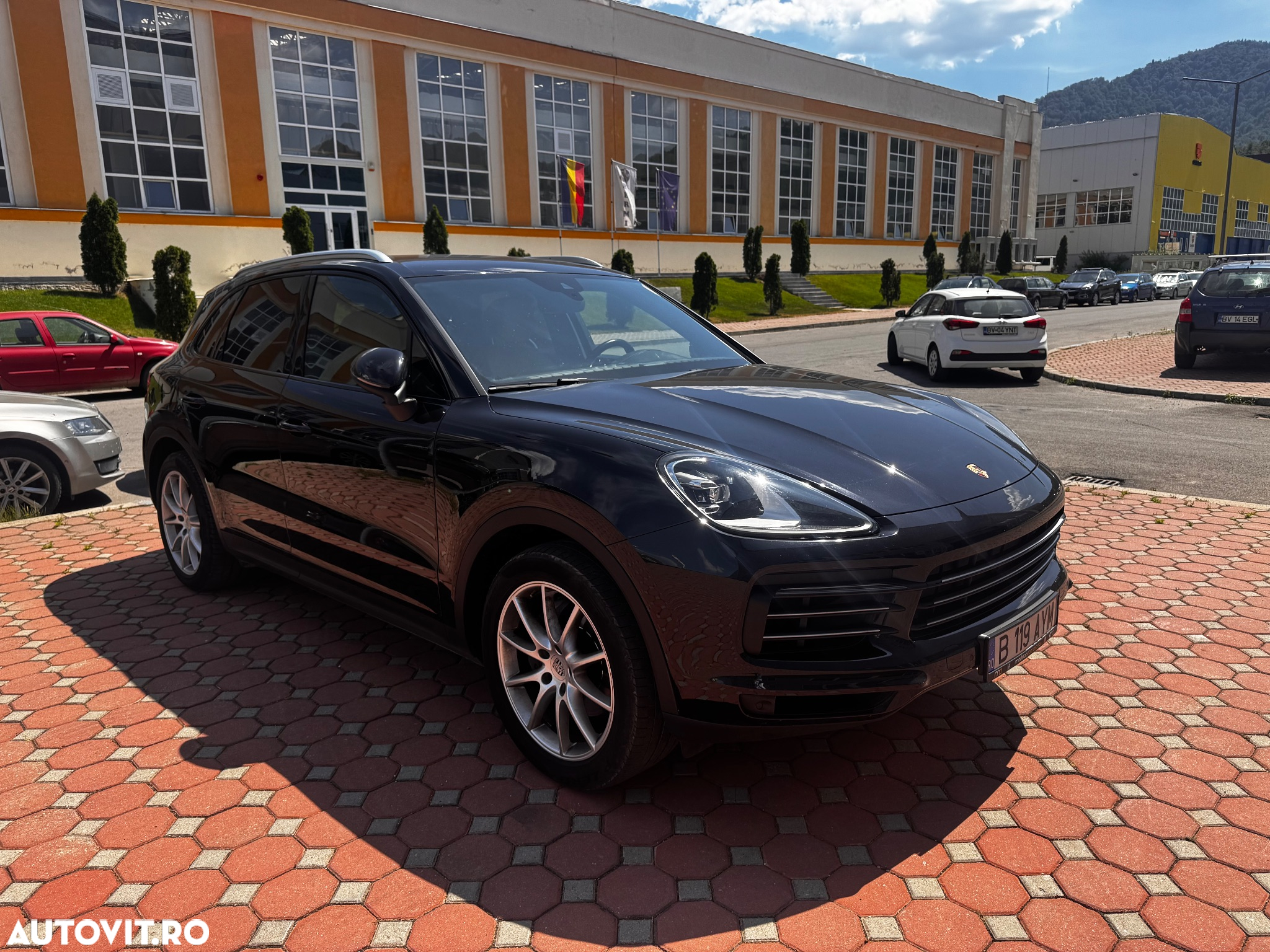 Porsche Cayenne Standard - 2