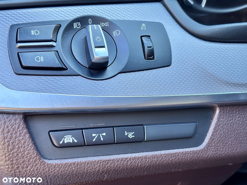 BMW Seria 5 530d xDrive Luxury Line - 12