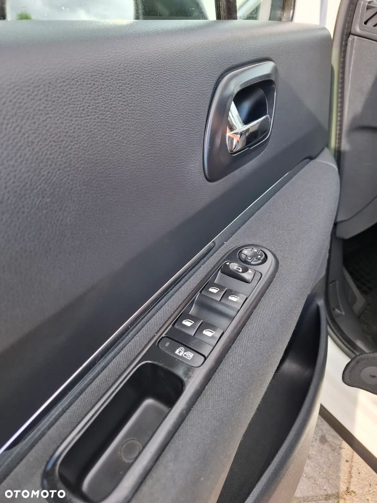 Peugeot 3008 - 15