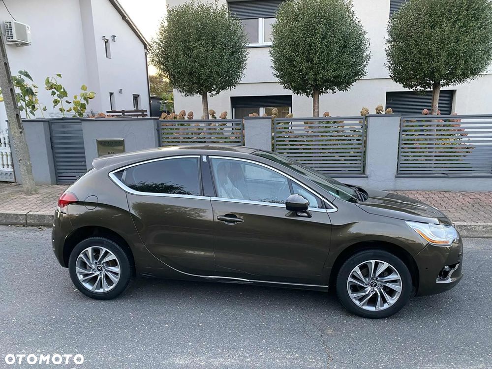 Citroën DS4 e-HDi 115 Chic - 26