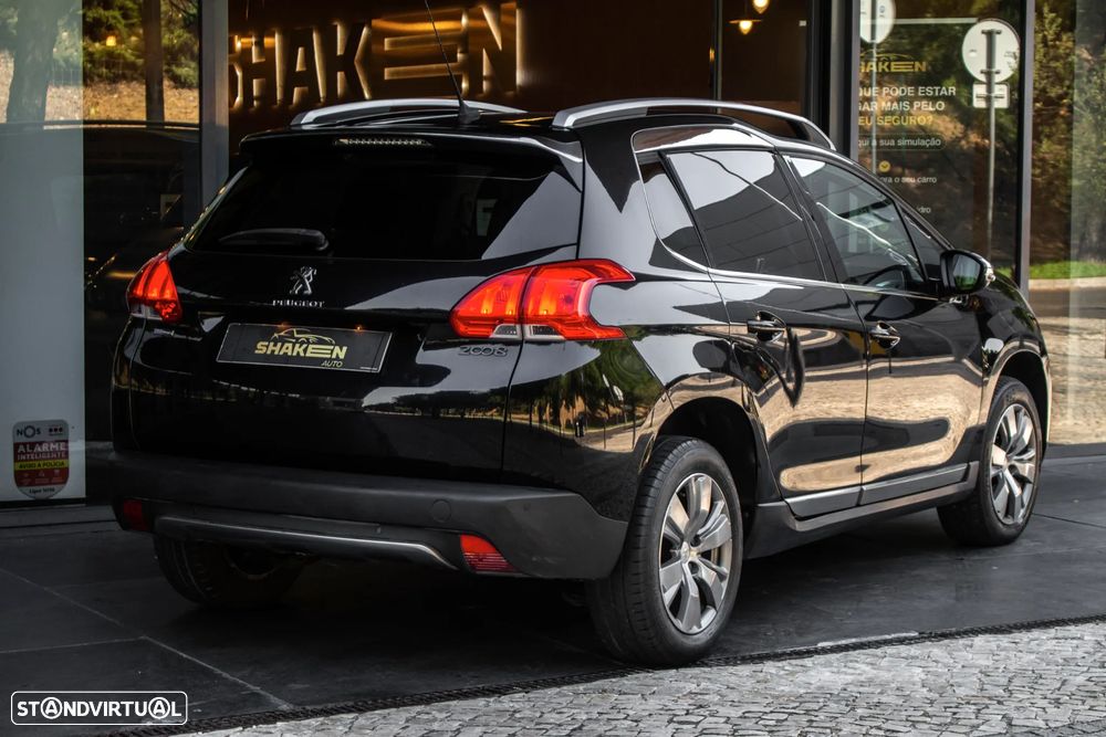 Peugeot 2008 1.2 PureTech Allure - 4