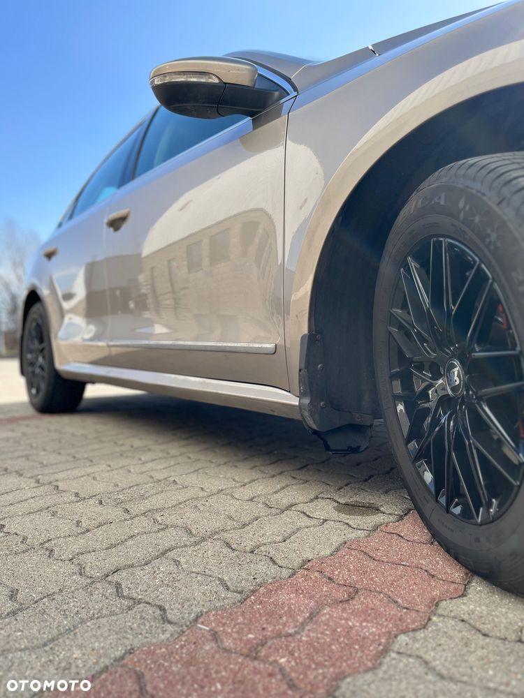 Volkswagen Passat 1.8 TSI (BlueMotion Technology) DSG Comfortline - 23