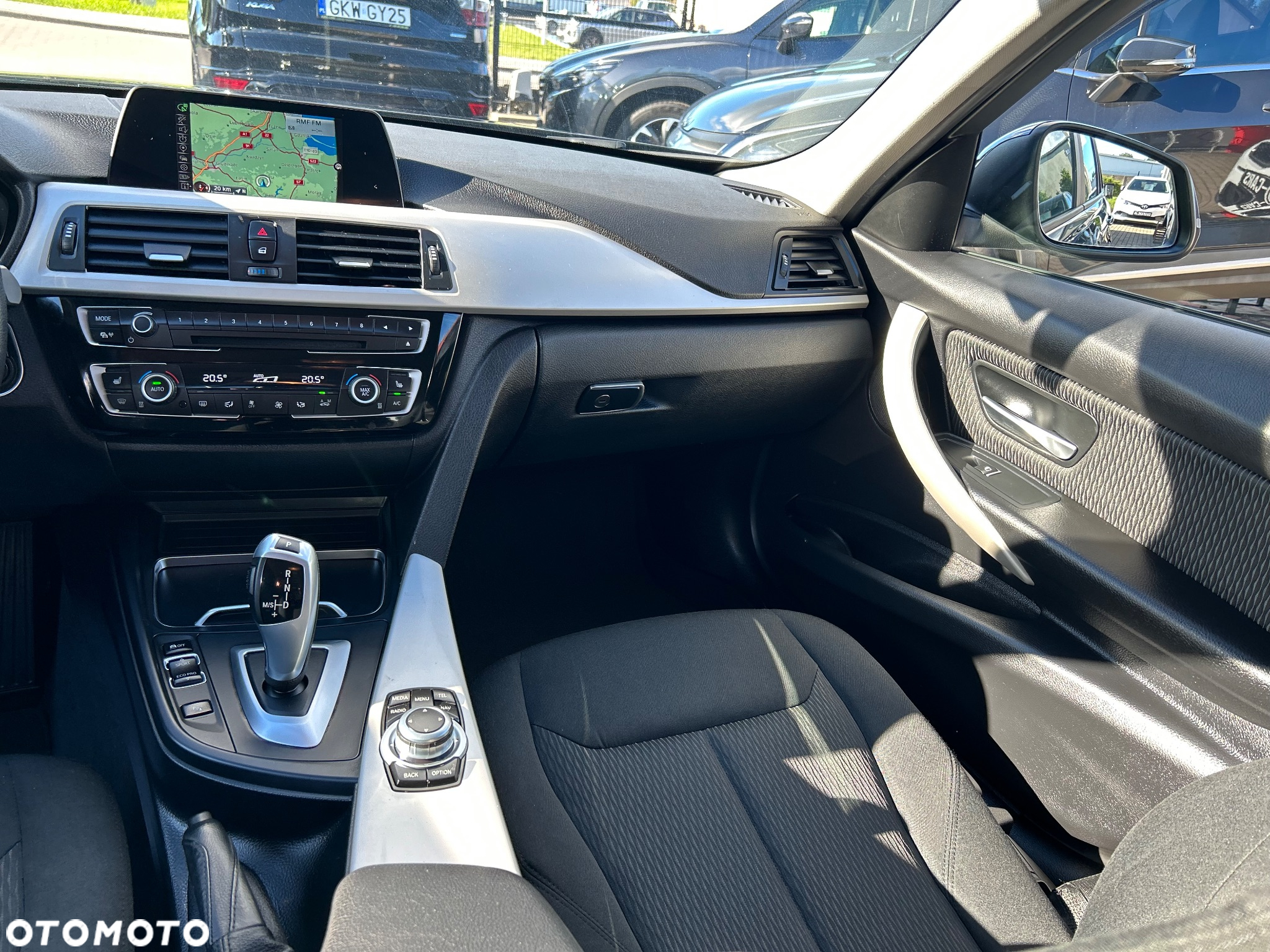 BMW Seria 3 318d - 16