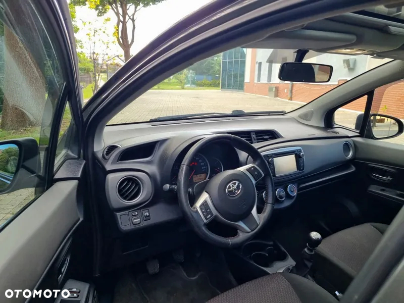 Toyota Yaris 1.33 Premium - 13
