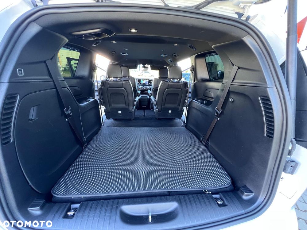 Chrysler Pacifica - 21