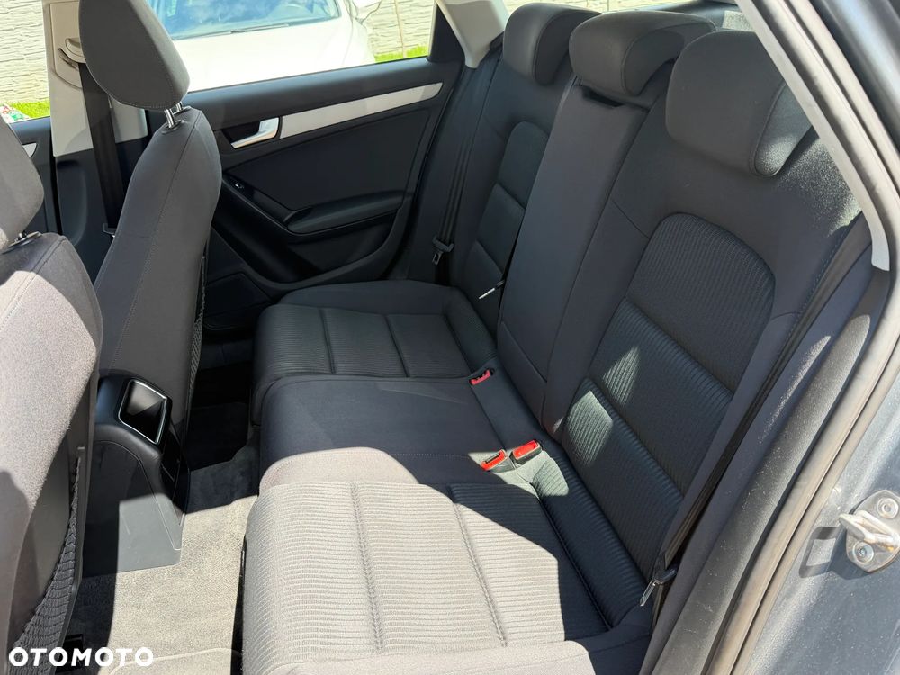 Audi A4 Avant 2.0 TDI DPF clean diesel multitronic S line Sportpaket - 16