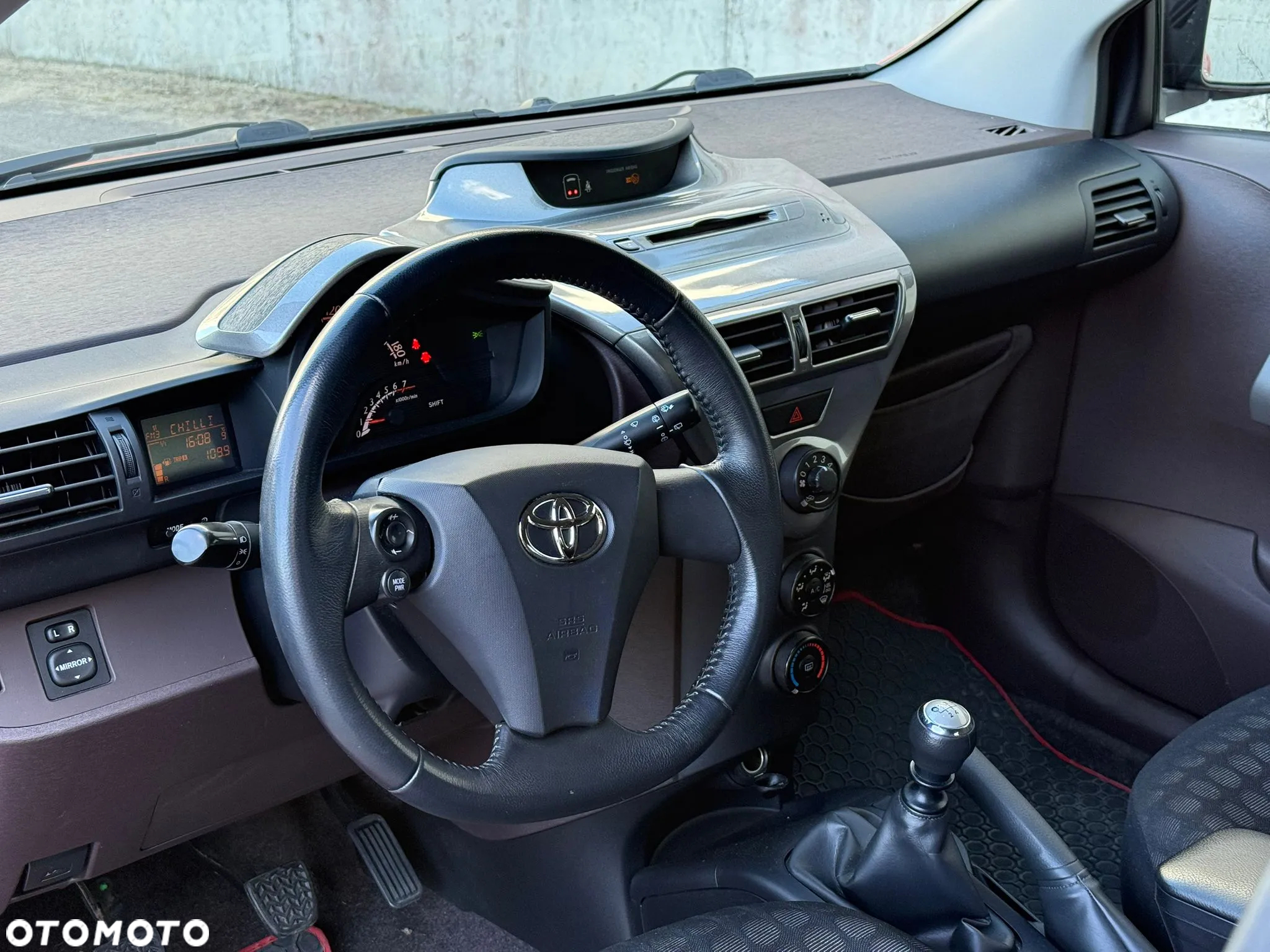 Toyota iQ 1.0 - 7