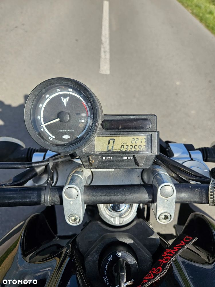 Yamaha MT - 8