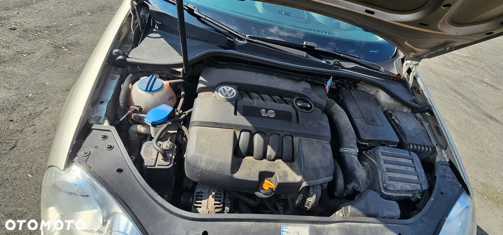 Volkswagen Jetta 1.6 Comfortline - 8
