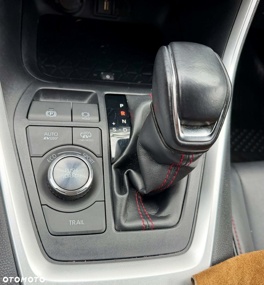 Toyota RAV4 - 11