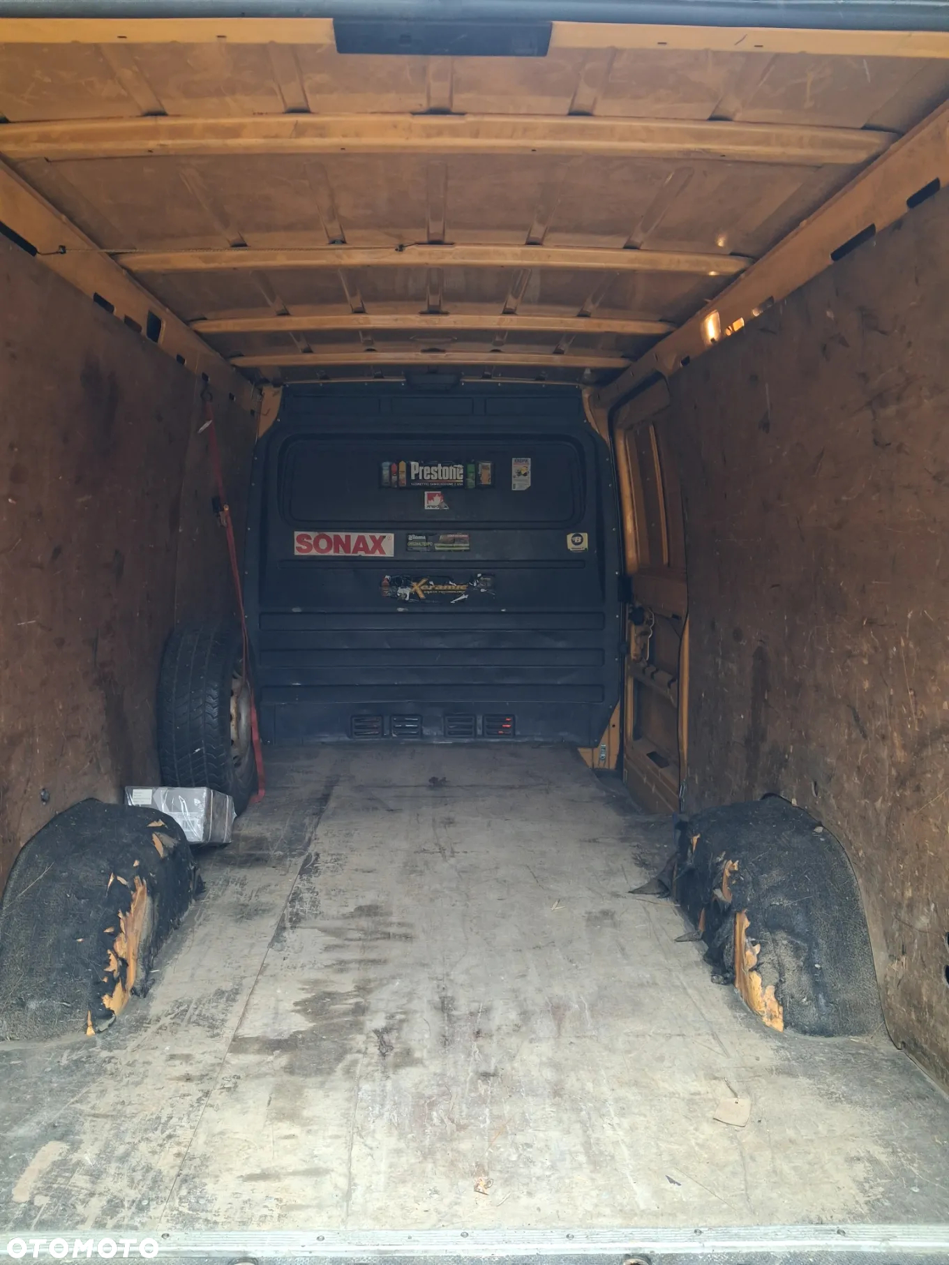 Mercedes-Benz Sprinter - 10