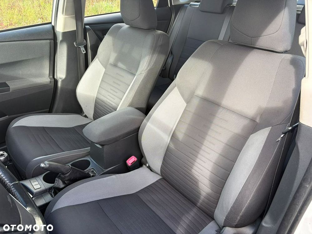 Toyota Auris - 18