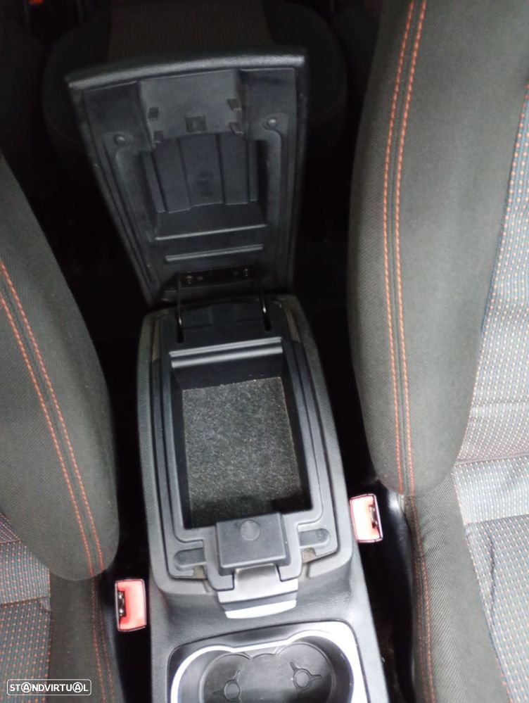 Ford S-Max 1.6 TDCi Trend Busine.7L - 32