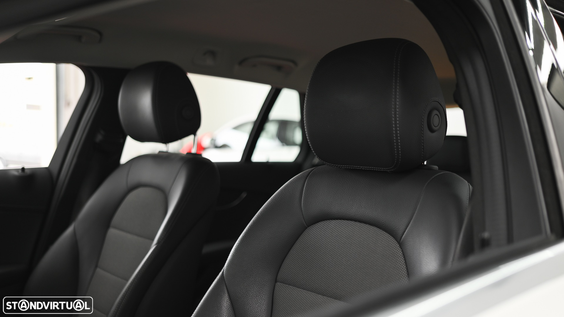Mercedes-Benz C 300 e Avantgarde - 40