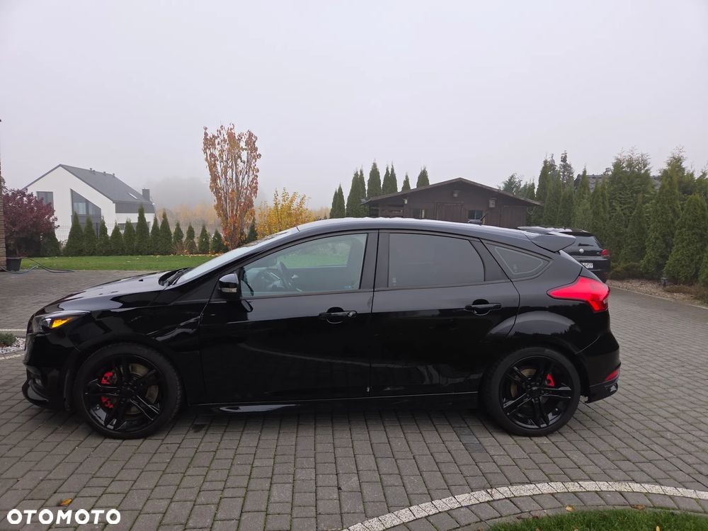 Ford Focus 2.0 EcoBoost ST - 15