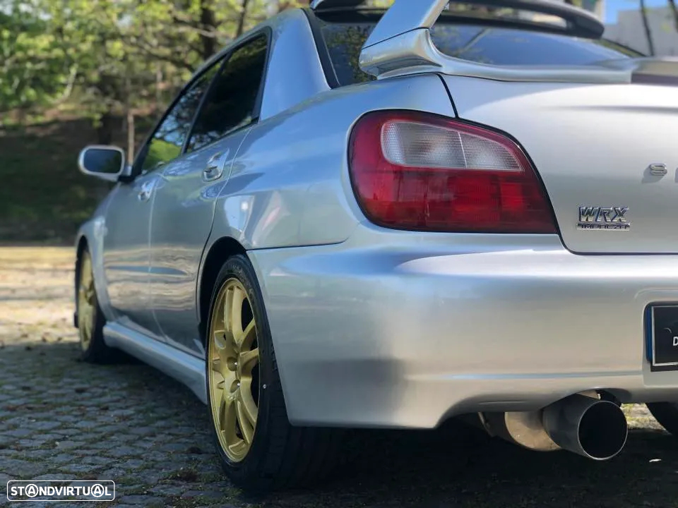 Subaru Impreza Sedan 2.0 WRX STi - 27