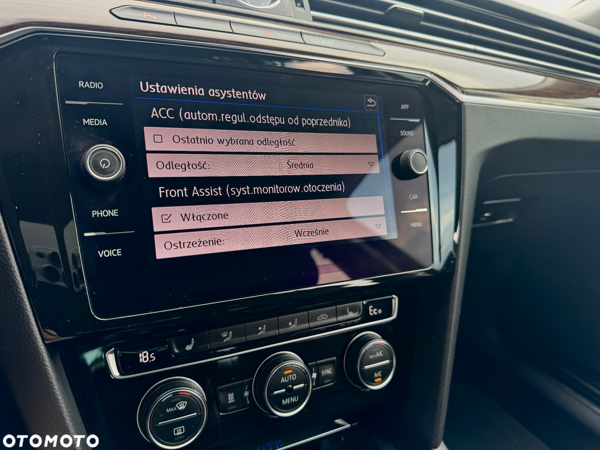 Volkswagen Passat - 35
