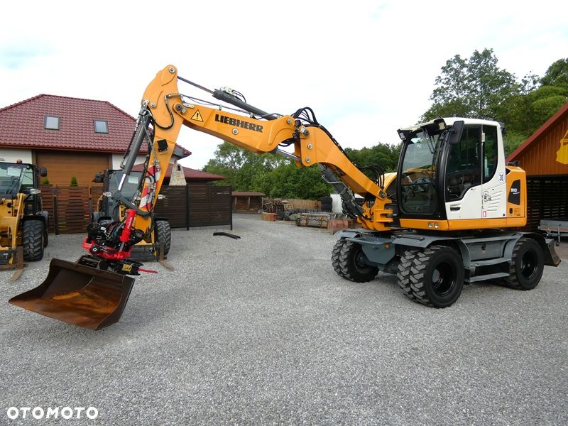 Liebherr A910 Compact ze Szwecji / ROTOTILT ZE SZCZYPCAMI / Super Stan / - 9