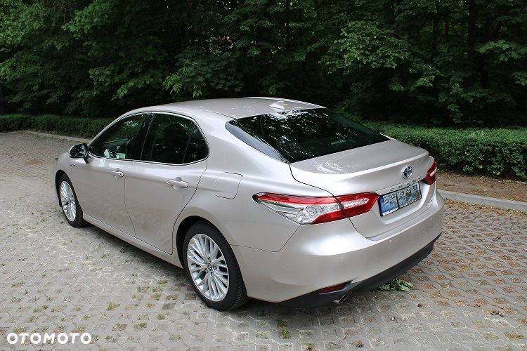Toyota Camry 2.5 Hybrid Executive CVT - 6
