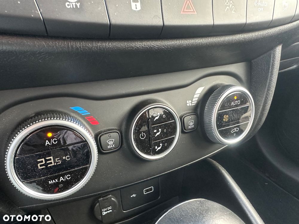 Fiat Tipo - 12
