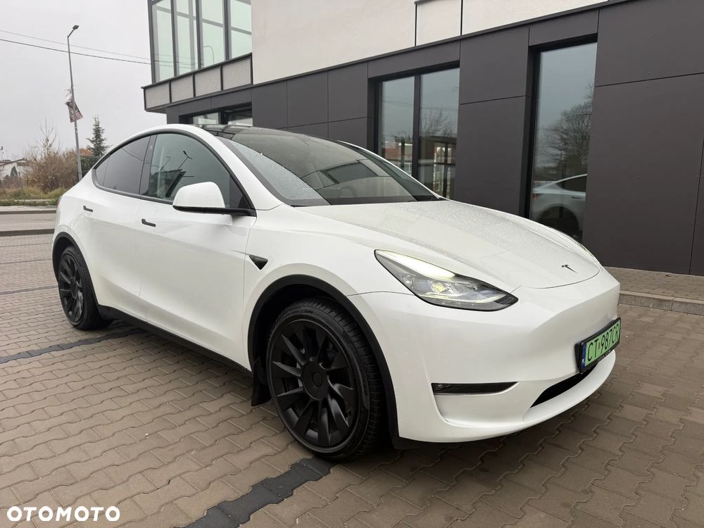 Tesla Y - 7