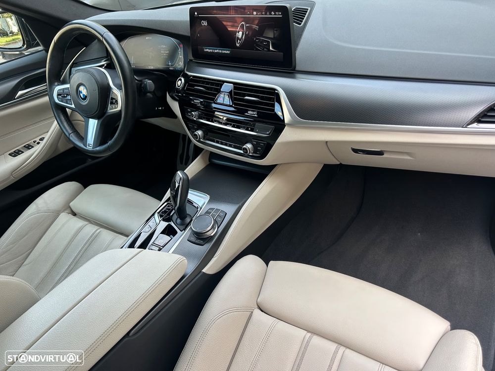 BMW 530 e Pack Desportivo M - 13