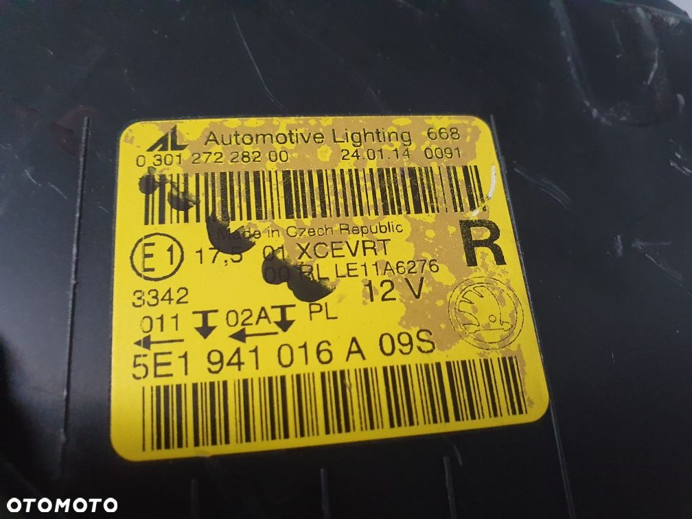 Europa Lampa prawa xenon Skoda Octavia III jasna skrętna - 5