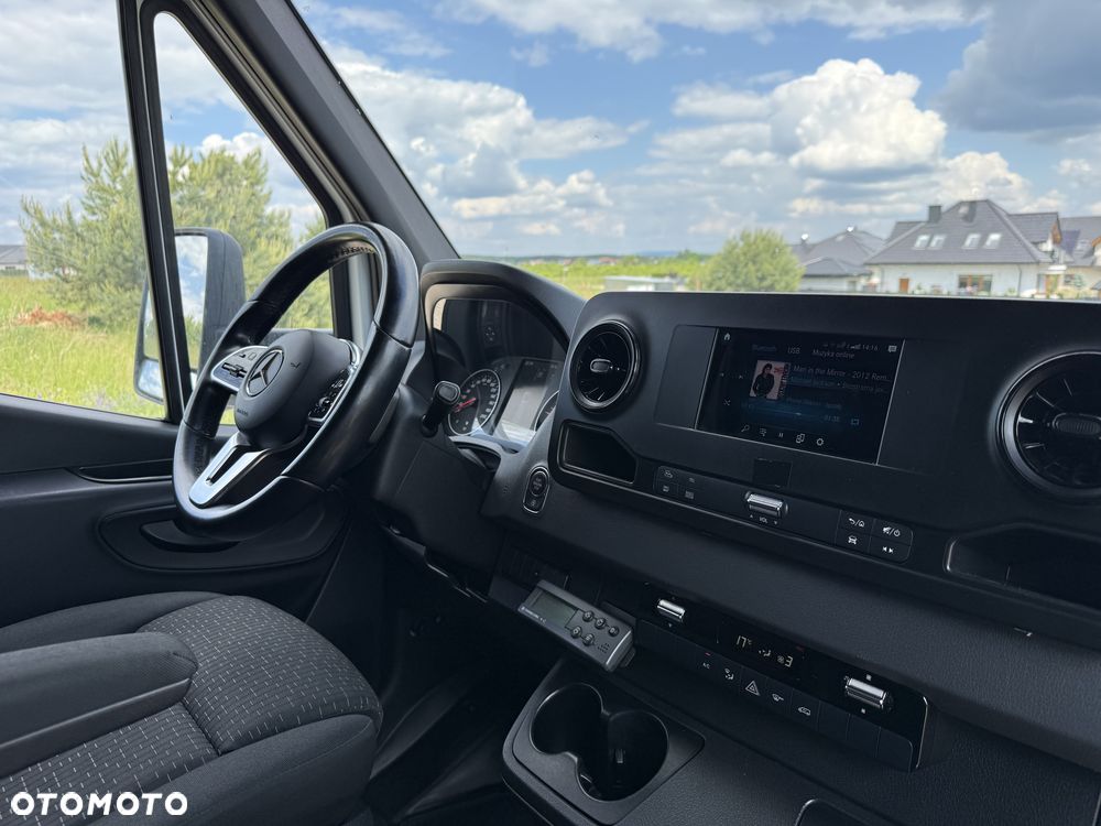 Mercedes-Benz Sprinter - 17