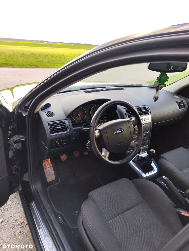 Ford Mondeo 2.0 FF Titanium - 16