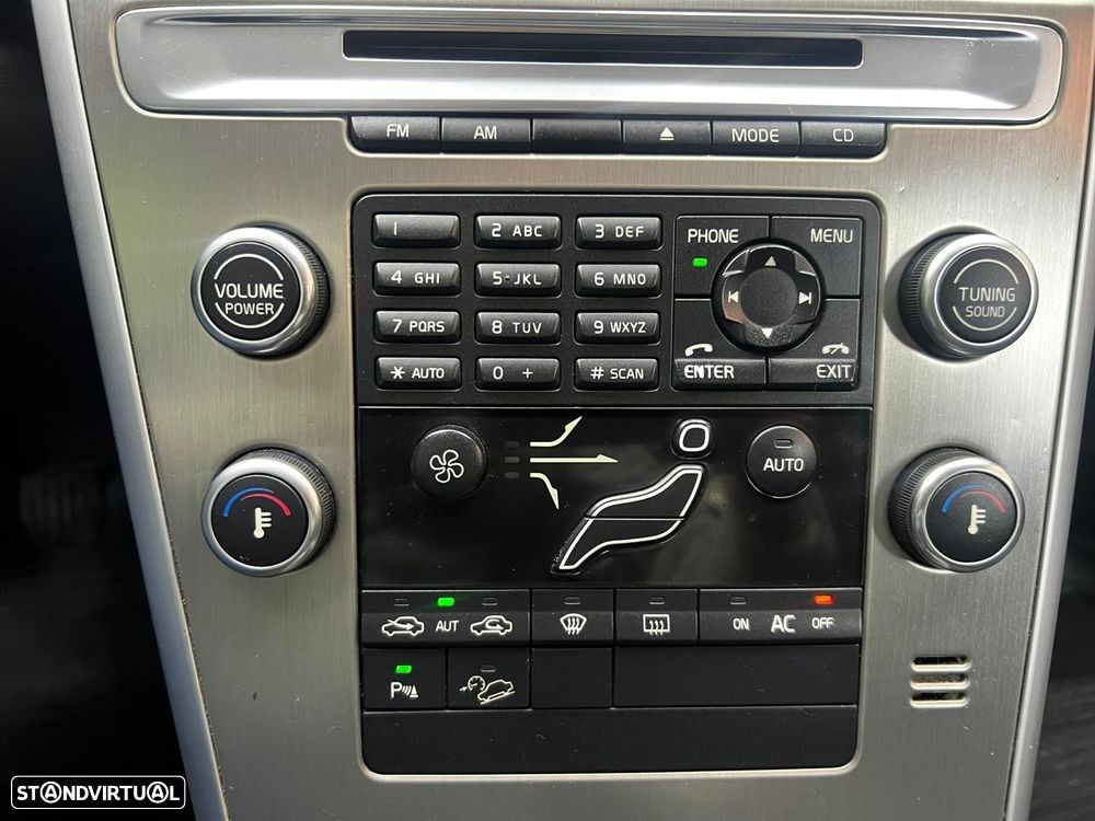 Volvo XC 60 D5 Momentum - 27