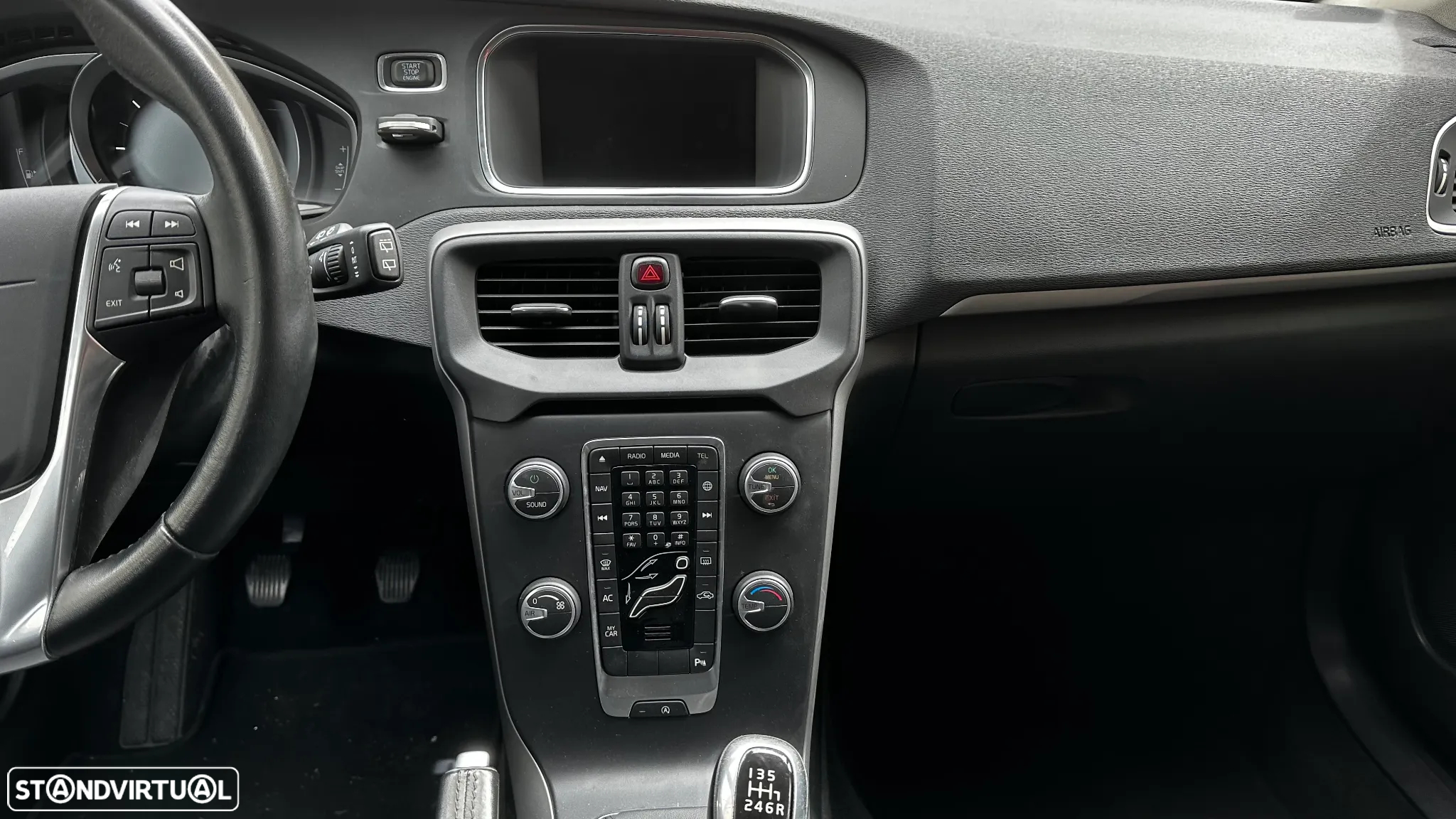 Volvo V40 2.0 D2 Momentum - 25