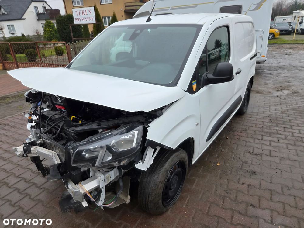 Peugeot PARTNER 1.2i 131KM - 16