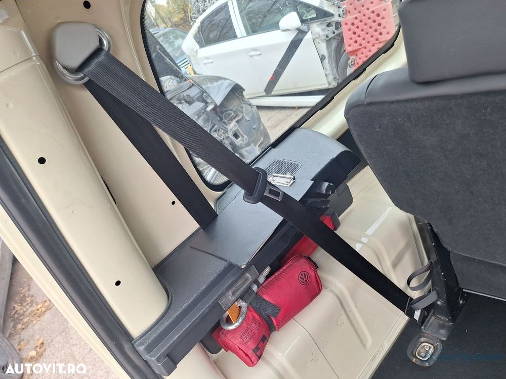 Al treilea rand de scaune 6 7  VOLKSWAGEN CADDY IV Estate SAB, SAJ 2015 - 2020 - 1