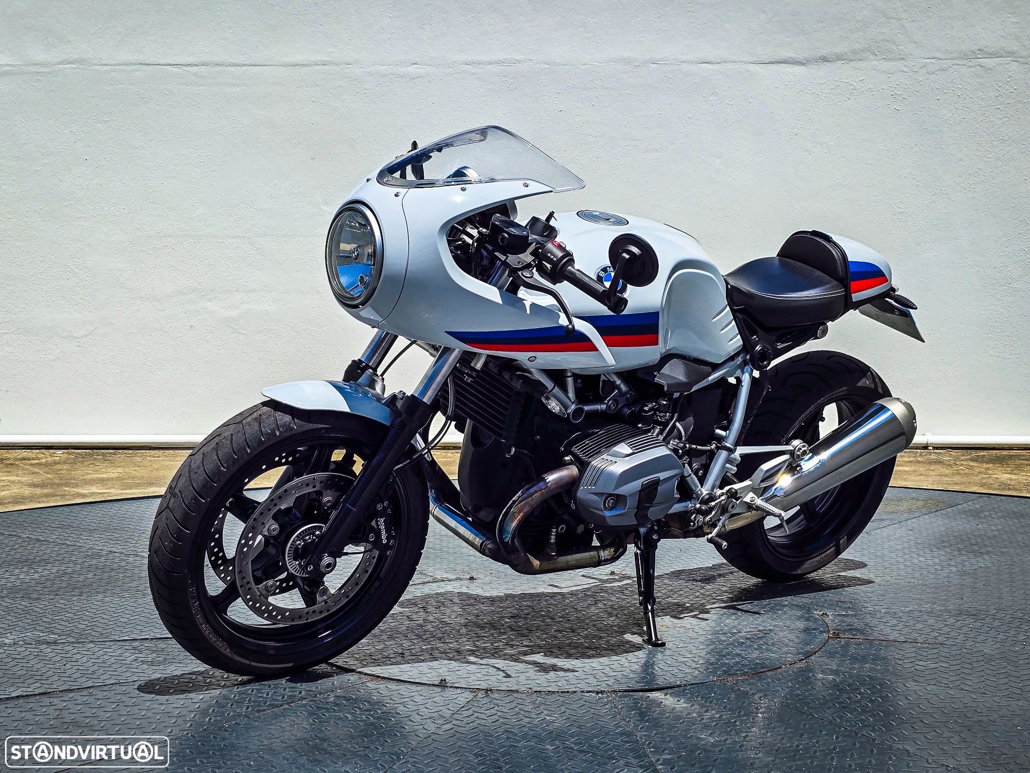 BMW R nineT Racer - 1