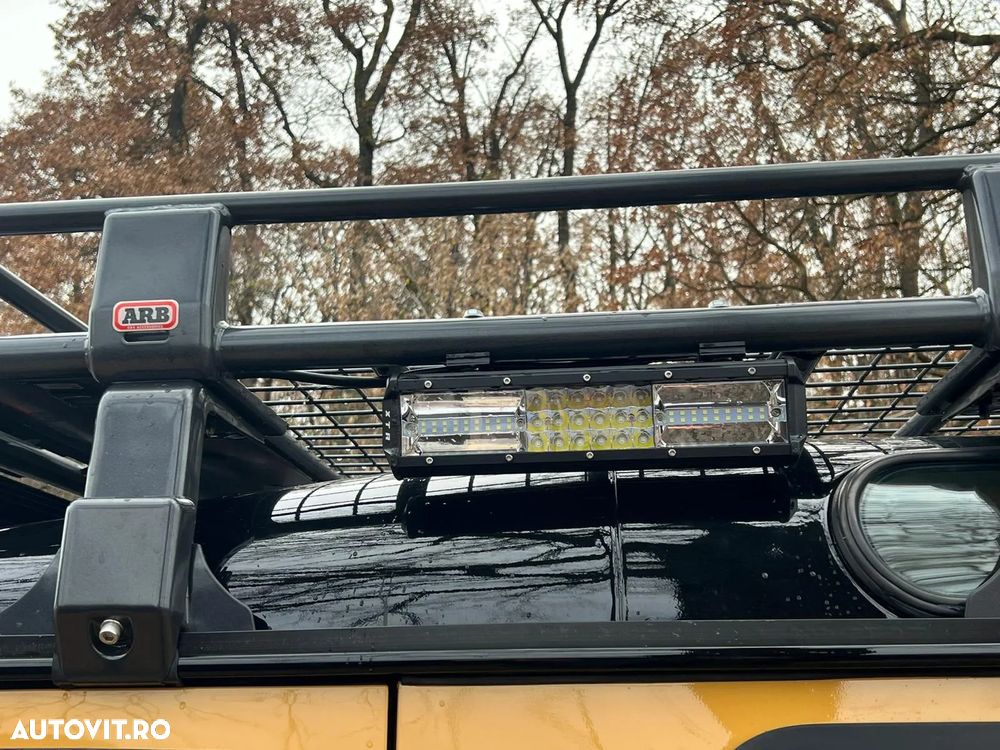 Land Rover Defender - 7