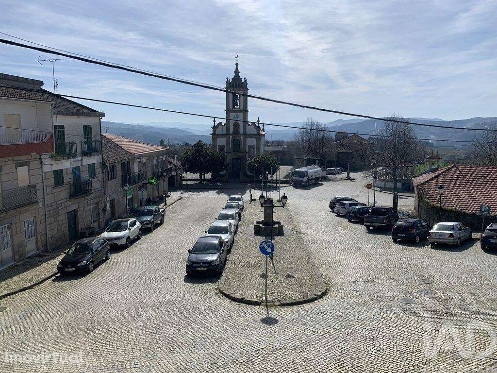 Moradia geminada T5 em Vilar de Maçada de 200 m2 - Grande imagem: 3/23