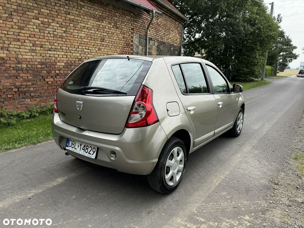 Dacia Sandero 1.2 16V 75 Celebration - 3