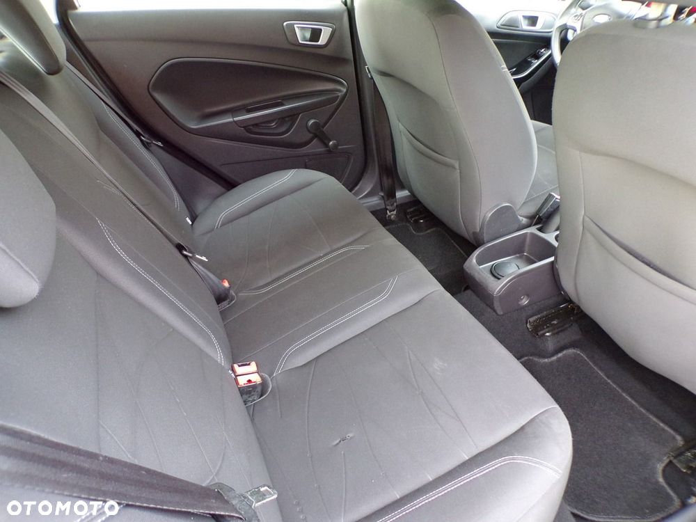 Ford Fiesta - 24