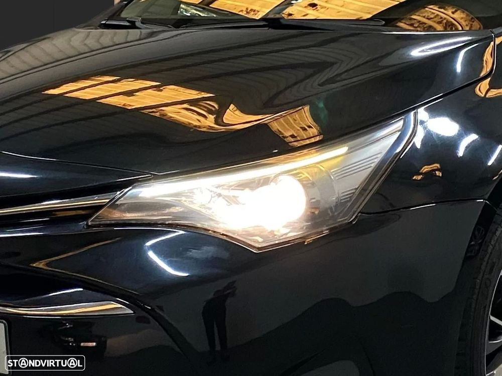Toyota Avensis Touring Sports 2.0 D-4D Luxury+GPS - 5
