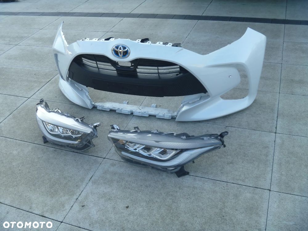 TOYOTA YARIS IV ZDERZAK TYLNY ŁADNY 52159-0D060  ORYGINAŁ - 10