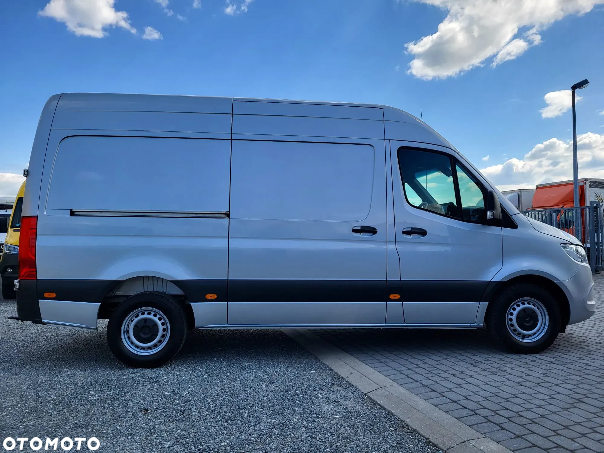 Mercedes-Benz SPRINTER 907 316 CDI-L2 H2 -KLIMA-HAK 3500KG-ŁADNY - 2