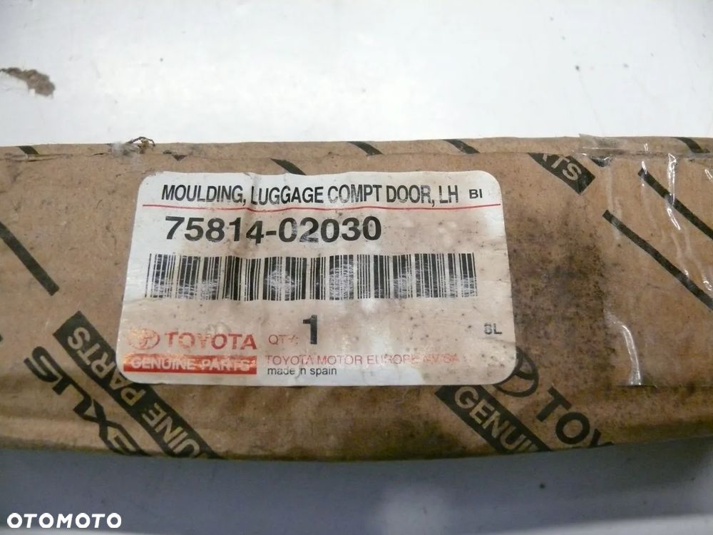 CHROM LISTWA LAMPA TYLNA LEWA TOYOTA COROLLA E21 SEDAN - 3